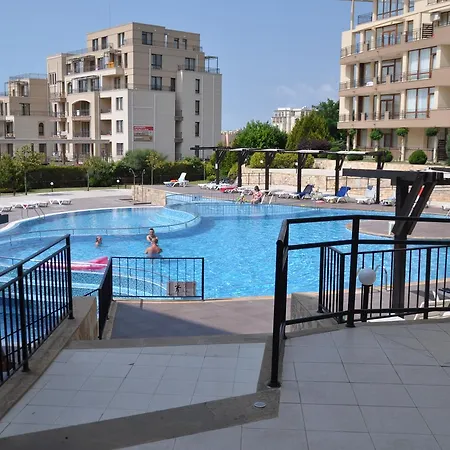 Aparthotel Luxor 3*