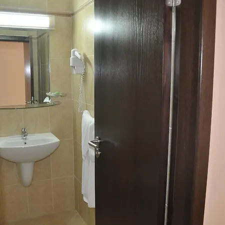 Luxor 3* بوموري